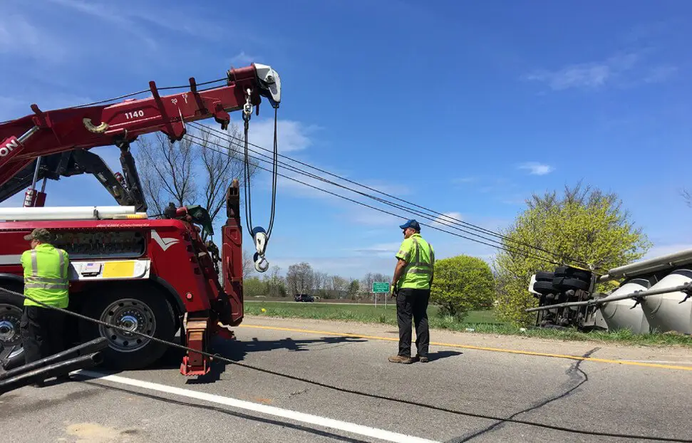 How North Shore Towing handles heavy duty towing